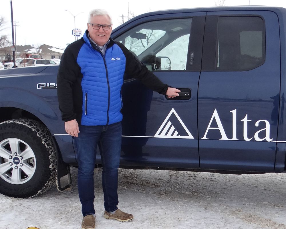 WES KEATING / THE CARILLON
Art Peters retires this week after 25 years with Alta Genetics, a company he joined after he and his brother Richard sold their Hanson Holsteins herd in 1996.