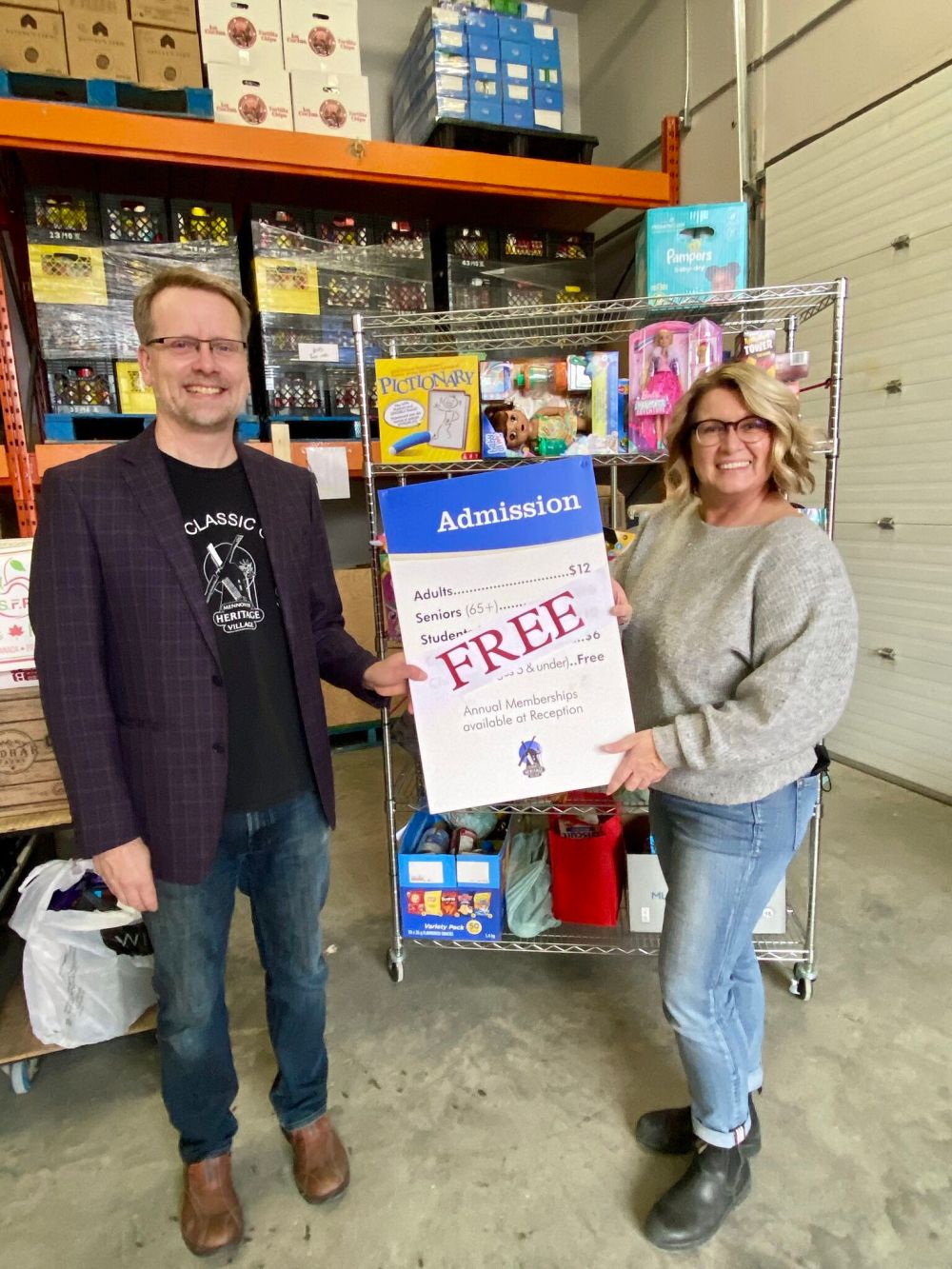 SUPPLIED PHOTO
Mennonite Heritage Village Gary Dyck and Steinbach Community Christmas Hamper coordinator Carolyn Peters.