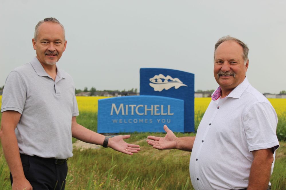 New signage for Mitchell – The Carillon