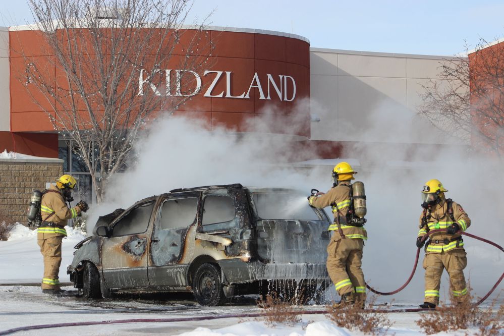 Minivan ignites in church parking lot – The Carillon