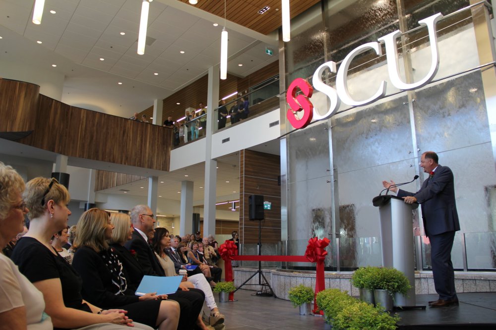 IAN FROESE | THE CARILLON
Russ Fast presides over the Steinbach Credit Union grand opening Saturday morning.