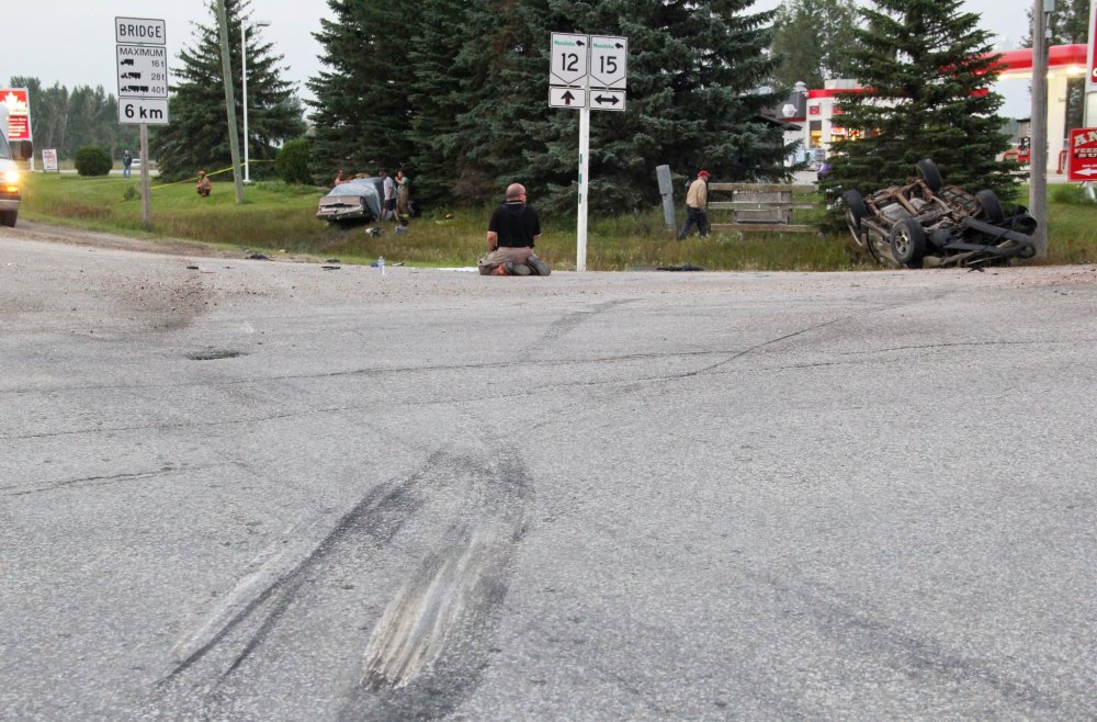 IAN FROESE | THE CARILLON
The northeast corner of the Anola intersection where two vehicles crashed, resulting in one fatality.