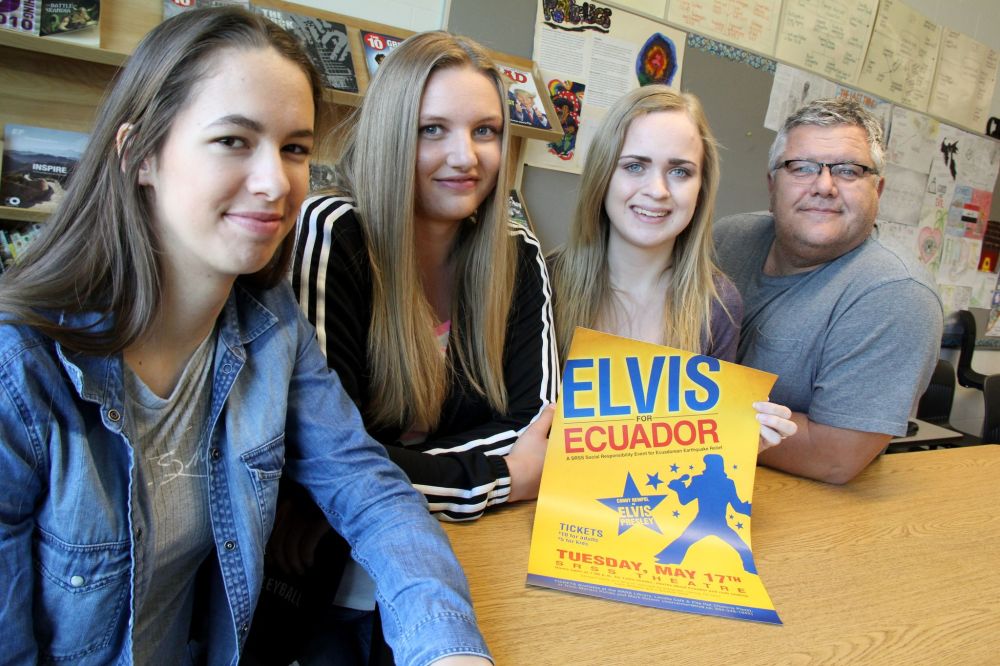 IAN FROESE | THE CARILLON
The next visit of the Manitoba to Ecuador project to Puerto Lopez will be focused on helping survivors rebuild after a deadly earthquake killed more than 600 people and injured thousands more. A part of this year’s team of 20 include, from left, Claudia Giesbrecht, Bobbie Nickel, Olivia Letkeman and SRSS teacher Mark Reimer.