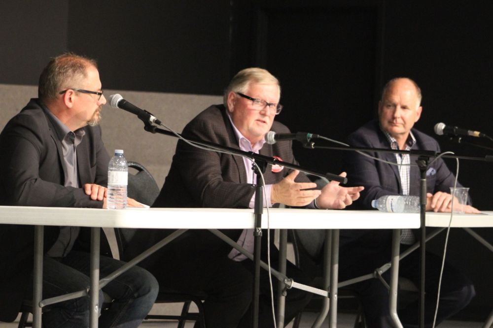 GRANT BURR | THE CARILLON
Steinbach mayoral candidates Earl Funk, John Fehr and Paul Neustaedter participate in a question and answer session at the Pat Porter Centre on Thursday night.