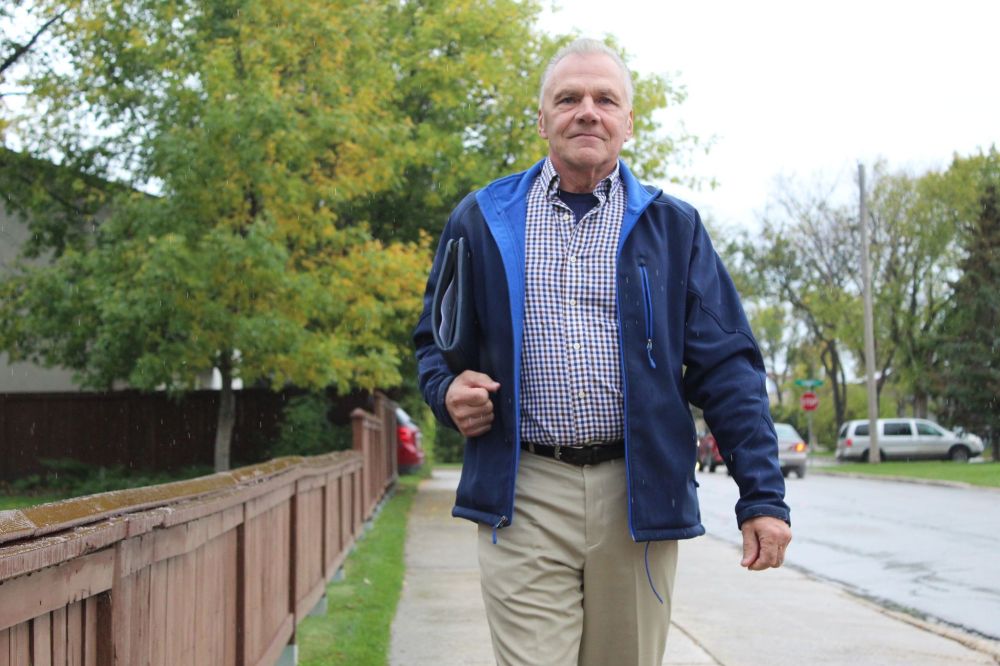 JORDAN ROSS | THE CARILLON
People’s Party of Canada candidate Wayne Sturby pounds the pavement in Steinbach on Tuesday.