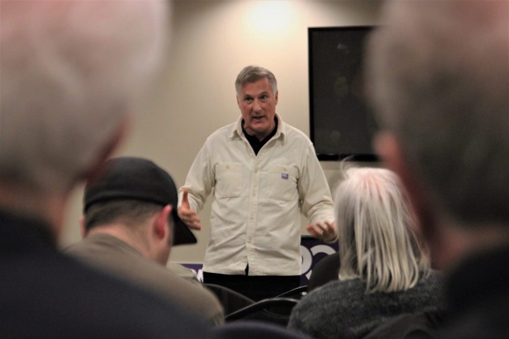 NICOLE BUFFIE THE CARILLON
People’s Party of Canada leader Maxime Bernier stopped in Steinbach Feb. 11 for a meet and greet event at Smitty’s. The federal leader revealed he’s looking to relocate to Manitoba ahead of the 2025 election to earn a seat in the House of Commons.