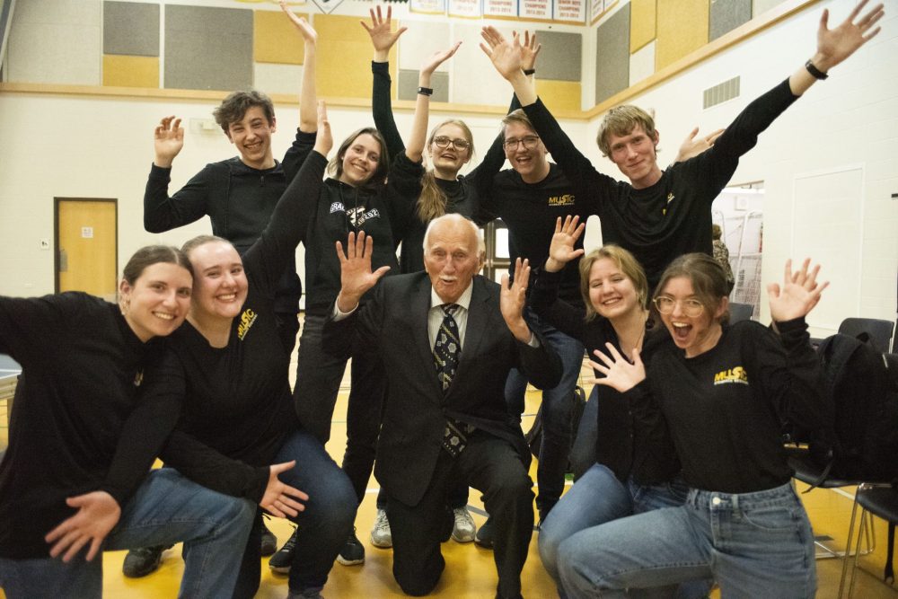 SVJETLANA MLINAREVIC THE CARILLON
Former SRSS principal Elbert Toews pictured with Grade 12 theatre students Brooklyn Plett, Bailey Doerksen, Diana Buchholz, Angelika Friesen, Taidan Grenier, Sydney Burke, Katherine Coop, Andrew Thiessen, and Keegan Dyck.