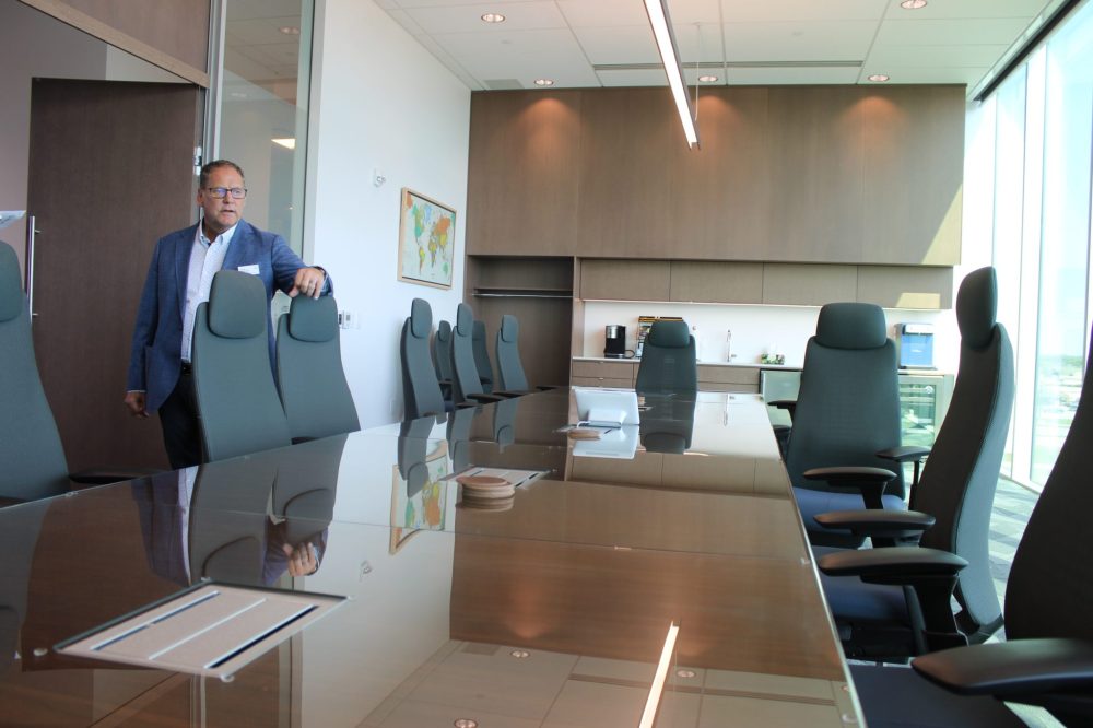GREG VANDERMEULEN THE CARILLON
Senior VP of infrastructure and environmental affairs Kevin Barkman in the board room.
