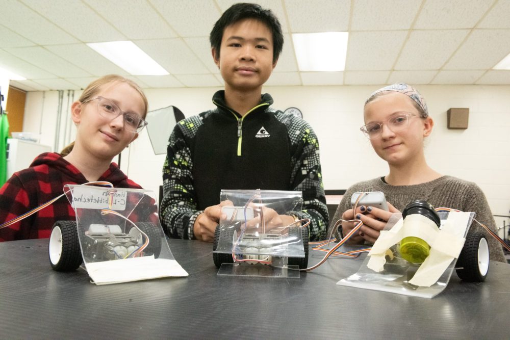 SVJETLANA MLINAREVIC The Carillon
Robotics club members Hannah Klassen (left), Sungwon Moon, and Natalie Wiebe pose with their robots. The team members will refine their robots to enter the 2024 Manitoba Robot Games in Winnipeg in March.