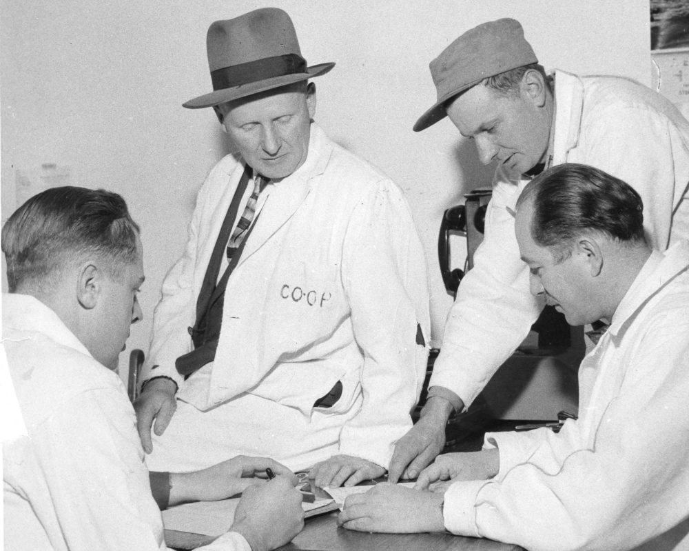 CARILLON ARCHIVES
The key personnel of Blumenort Co-Op Produce are Ben L. Reimer, president; Alvin Doerksen, general manager; Pete Cornelson, plant manager and veterinarian Dr. Zenon Jablonski, an inspector with the Health of Animals Division of the Manitoba Department of Agriculture.