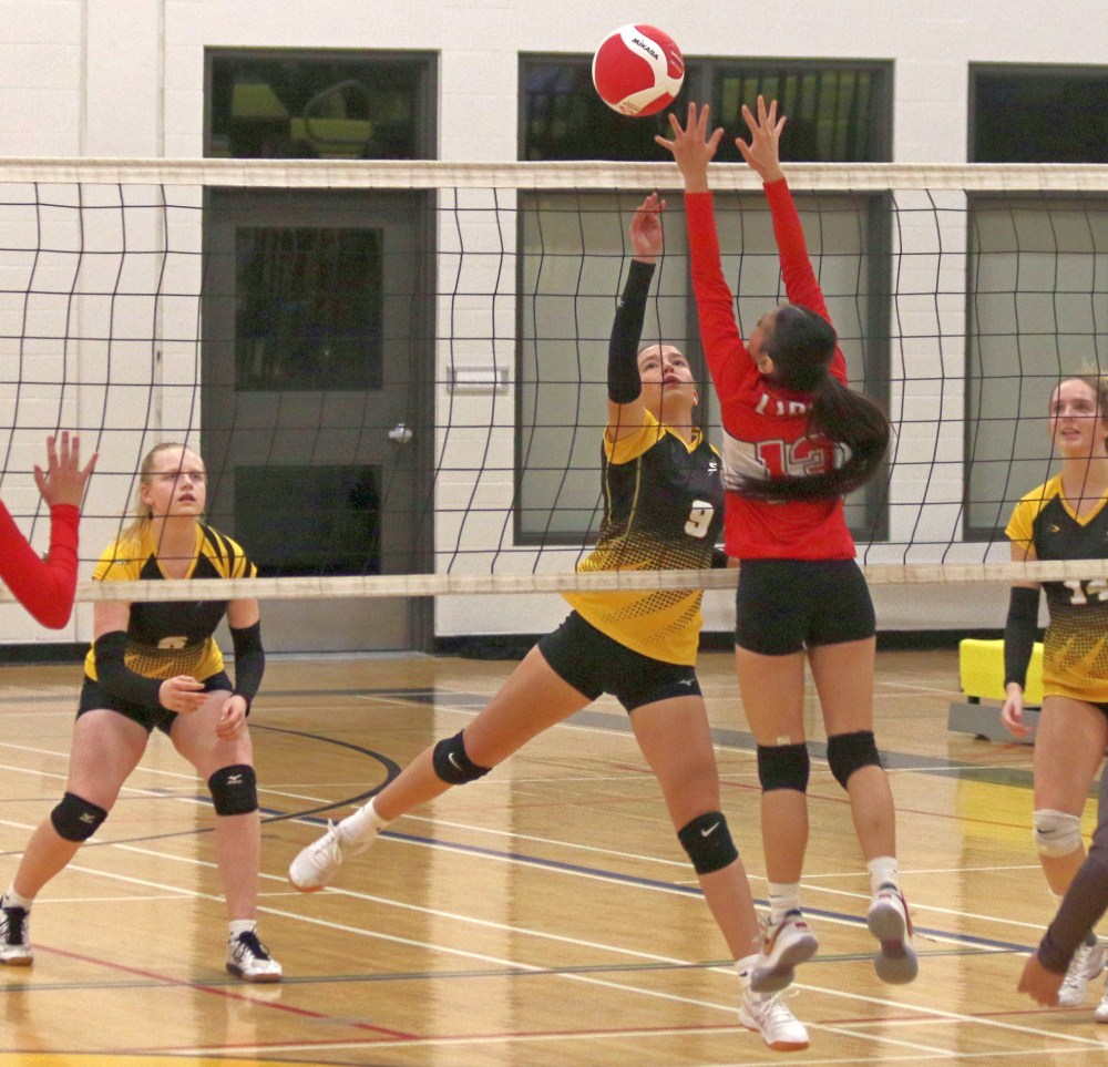Amy Johnson pushed the ball over the net during Steinbach's junior varsity straight sets victory over Glenlawn Nov. 6. (Cassidy Dankochik The Carillon)