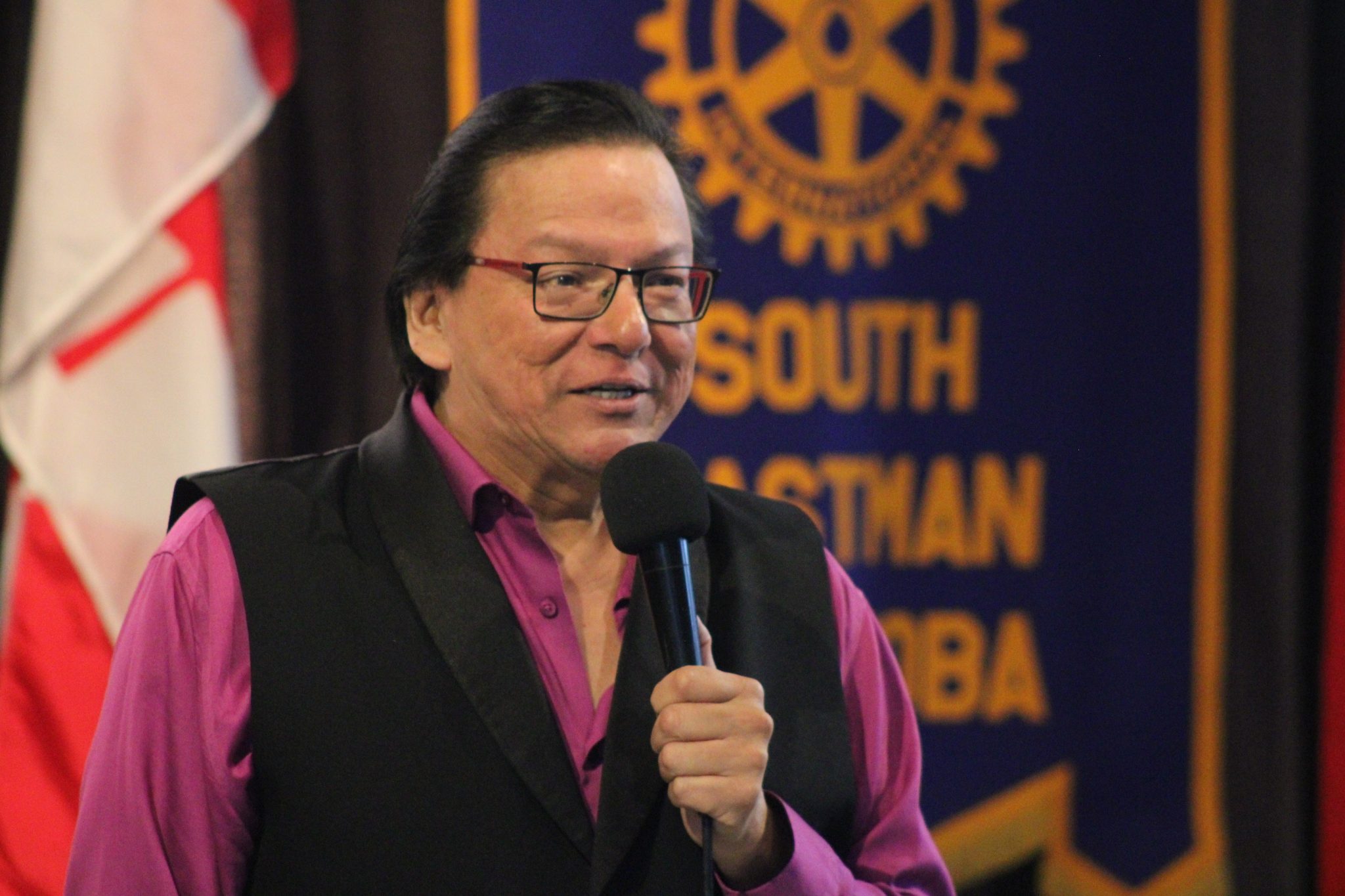 The Big Bear' brings message of hope to Rotary – The Carillon