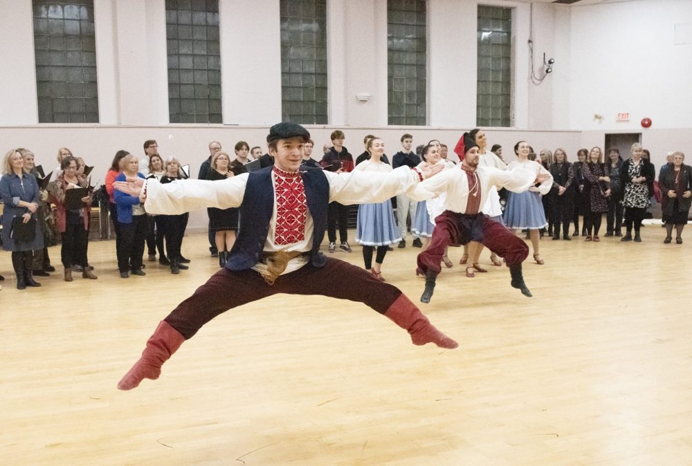 SVJETLANA MLINAREVIC The Carillon
Selo Ukrainian Dancers Dexter Fjeldsted (left) and Lukas Skromeda jump during a dress rehearsal at the Ukrainian National Federation Winnipeg branch on Dec. 3, 2023. The group will dance in the Ukrainian Christmas production Keeping the Spirit on Dec. 16, 2023.