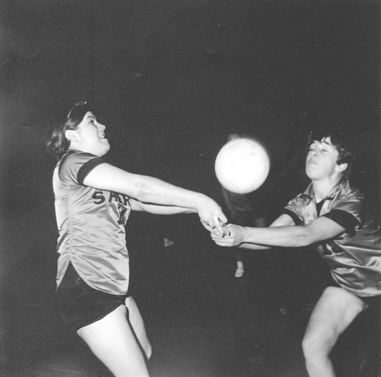 SPORTS FLASHBACK 1968 Strong defense helps Sabrettes reach top The