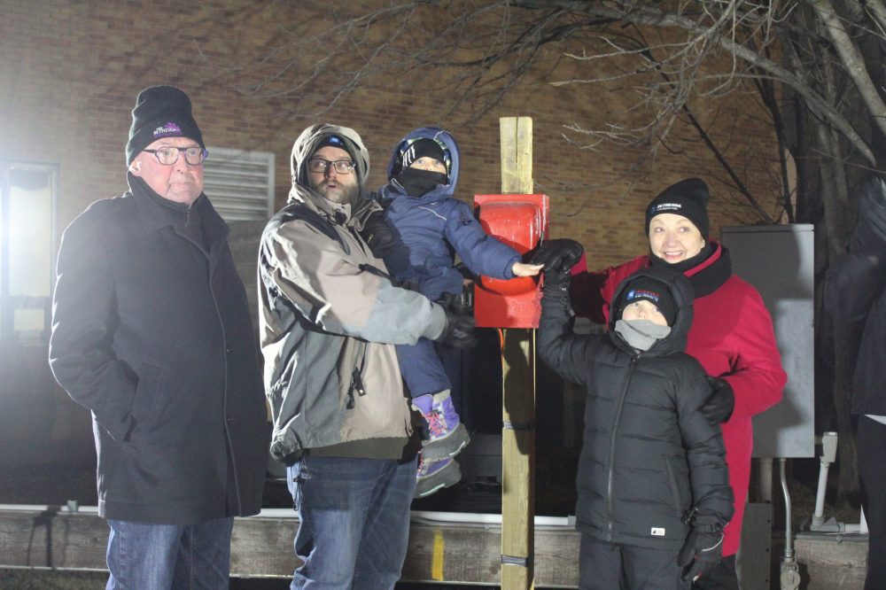 CHRIS GAREAU CARILLON ARCHIVES
Bethesda Wellness and Bethesda Foundation Board Chair Darrel Penner with Mavis Reimer and her grandchildren pulling the switch at the foundation's tree-lighting outside Bethesda Hospital in the first Christmas without Mavis’s husband Garth Reimer, who was Bethesda Foundation’s board chair from 1997 until shortly before his passing in August