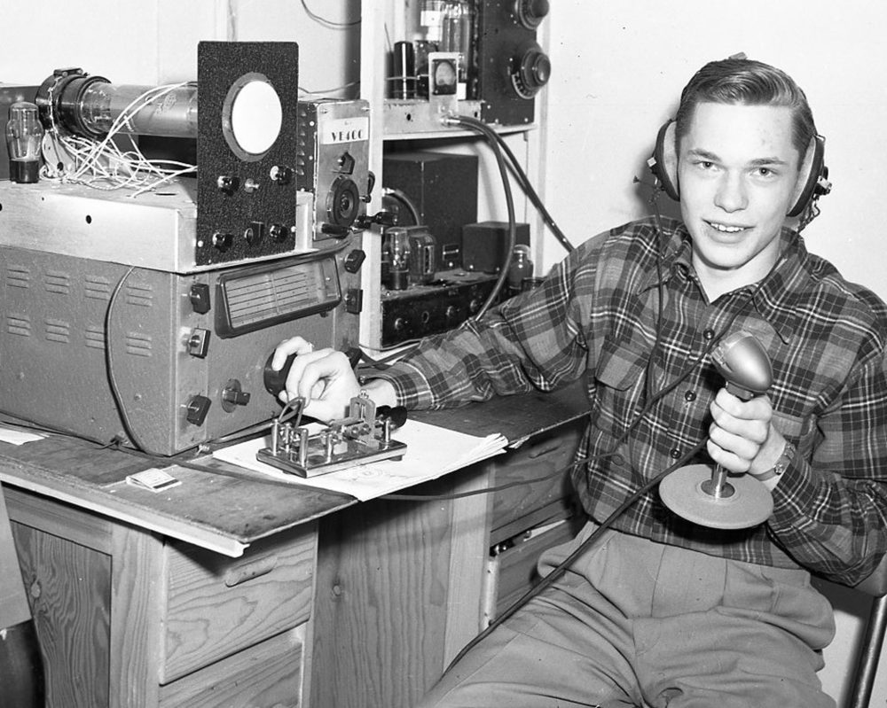 CARILLON ARCHIVES
Using a radio transmitter and receiver he built himself, George Goossen keeps the Goossens up-to-date on family news and connects with other ham radio operators all over the world.