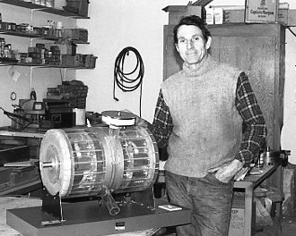 CARILLON ARCHIVES
Mike Tansley built this working model of the revolutionary K-Cycle engine for the Winnipeg company that designed and developed the prototype and wanted to be able to show, through clear plastic, the moving parts of the 150-horsepower engine in operation.