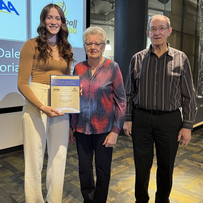 Sienna Driedger was one of four Manitoba volleyball players to receive the $1,000 Dr. Dale Iwanoczko Memorial Scholarship March 21 at the Manitoba Sports Hall of Fame. (MHSAA)