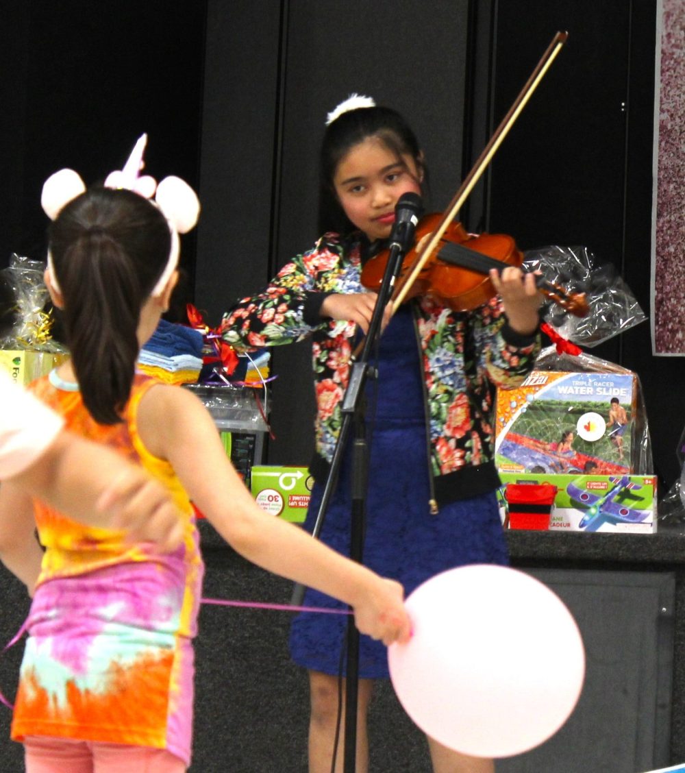 CHRIS GAREAU THE CARILLON
Lexi Ontong playing at the Southeast Manitoba Filipino Association’s first Palarong Pinoy held at the Pat Porter Centre May 18.