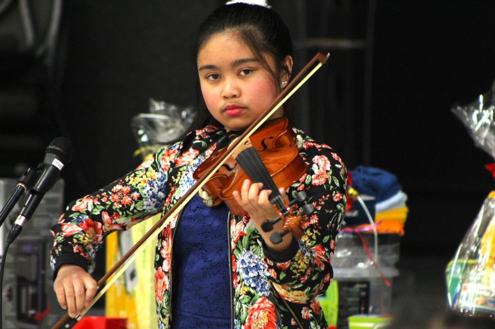 CHRIS GAREAU THE CARILLON
Lexi Ontong playing at the Southeast Manitoba Filipino Association’s first Palarong Pinoy held at the Pat Porter Centre May 18.
