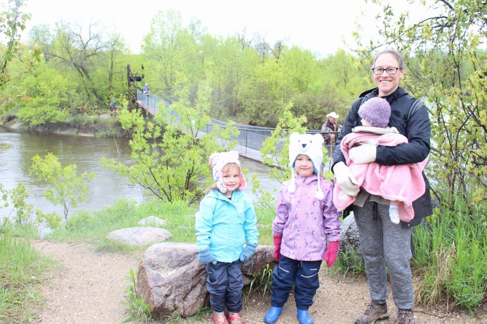CHRIS GAREAU THE CARILLON
The Cadieux family Kenzie (left), 4, Emerson, 5, Charlie, 9 months, and mom Lauren by the Senkiw Bridge during the Wellness Walk Plus hosted by the Woodmore Women’s Institute on Crow Wing Trail May 25. They travelled from St Malo to enjoy nature and learn some riveting stories of history from Metis storyteller Georges Beaudry.