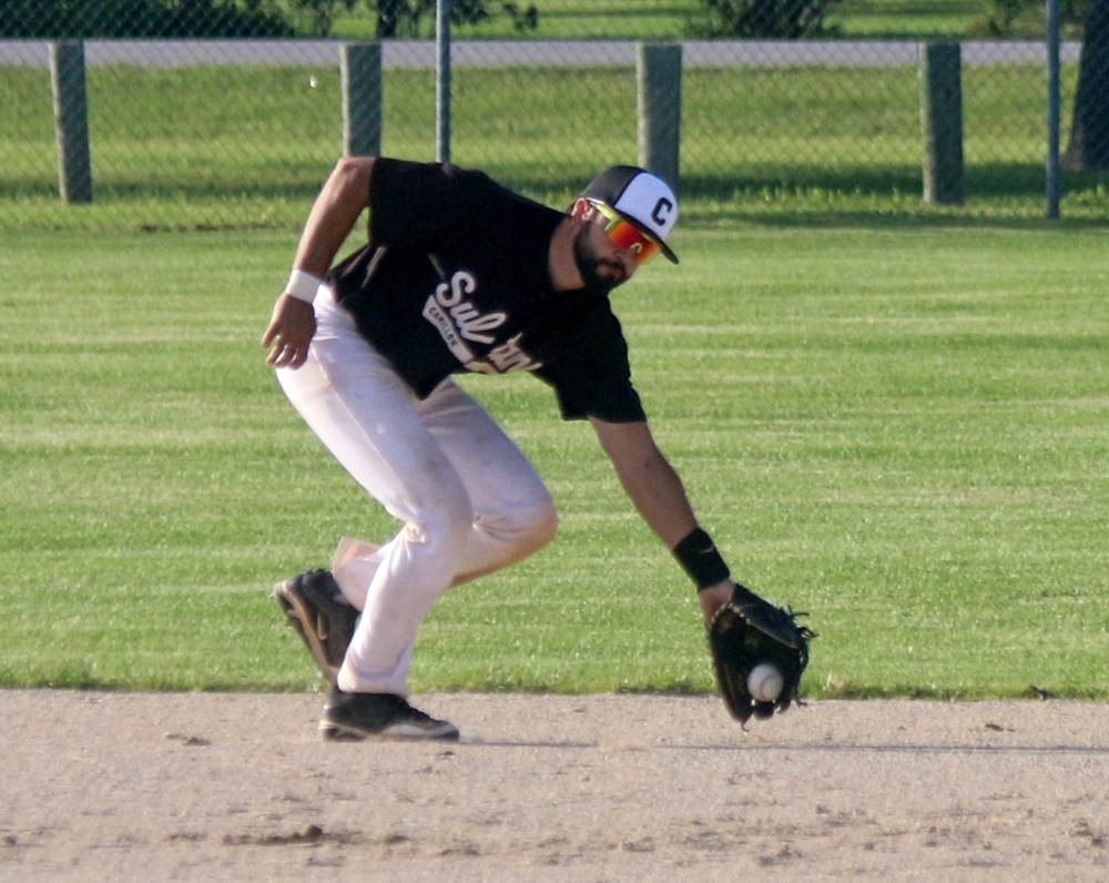 The Carillon Sultans play the West Winnipeg A's June 13 at A.D. Penner Park in Steinbach. (Cassidy Dankochik The Carillon)