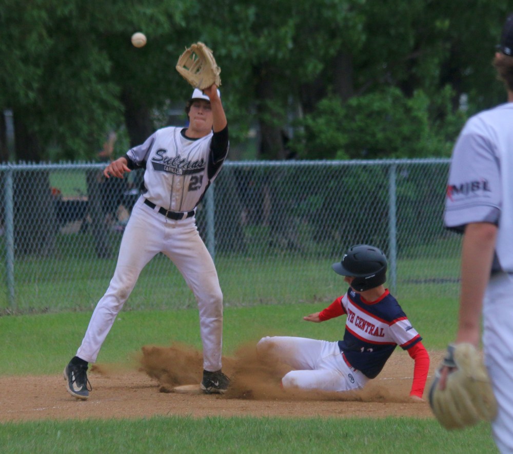 The U15 AAA Carillon Sultans play against the South Central Cubs in Ile des Chenes June 21. (Cassidy Dankochik The Carillon)