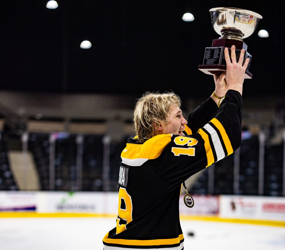 The Steinbach Pistons selected Luca Pura with their first pick of the MJHL draft. Pura, who was picked by the Vancouver Giants in the WHL draft in 2023, helped Team Manitoba to their first win at the WHL cup this season. (TAYLOR LACHANCE/WHL)