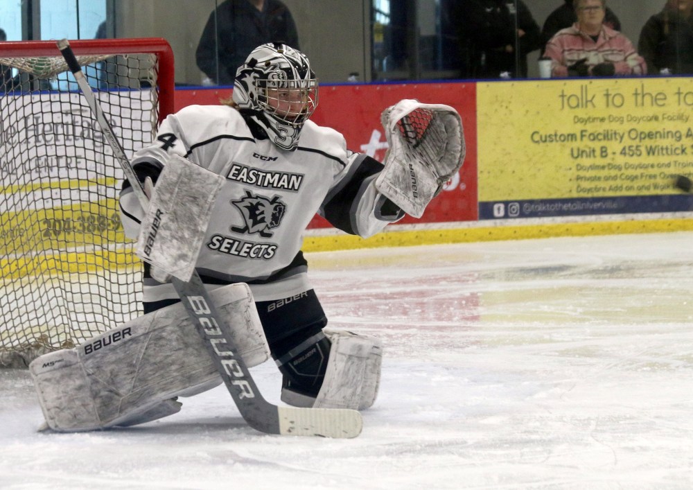 Eastman Selects goaltender Addison Tomes was one of three goalies named to the top-40 Hockey Manitoba Program of Excellence roster. (Cassidy Dankochik The Carillon)