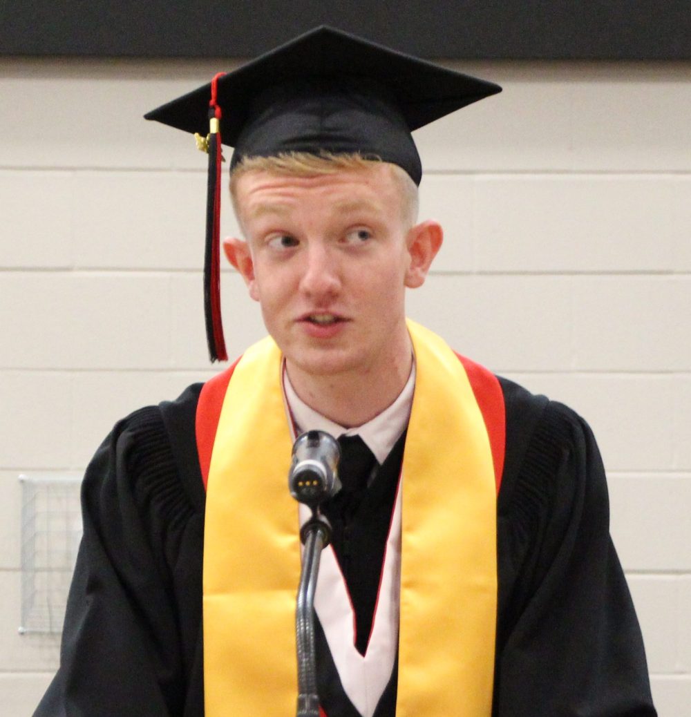 ALEX LAMBERT THE CARILLON
Valedictorian Jack Grantham gives his speech in front family, friends and his 71 fellow graduates at Niverville High School on June 26.