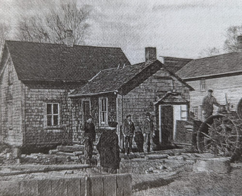 Courtesy of Ralph Friesen, Between Earth & Sky
House of Peter & Elisabeth Toews, later of their son Peter R. Toews on Wirtschaft 12, c. 1918.
