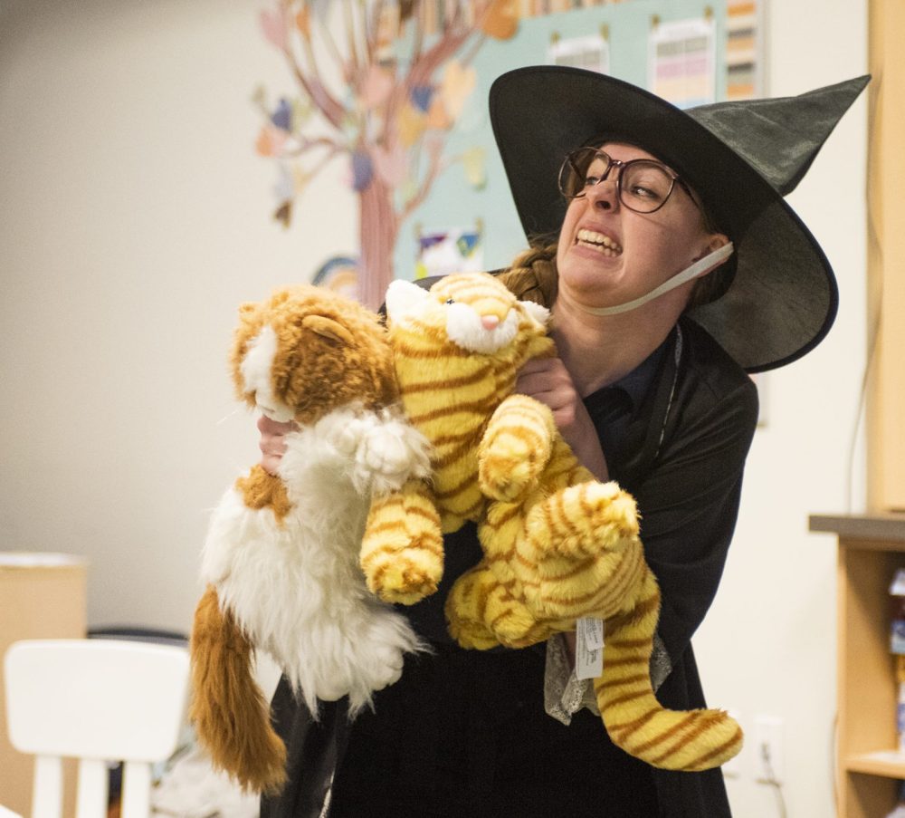 SVJETLANA MLINAREVIC THE CARILLON
Manitoba Underground Opera performed its new children’s opera Playtime for an audience at Jake Epp Library on Aug. 24, 2024. Here singer Chloe Thiessen plays an evil witch who can only be defeated by math.
