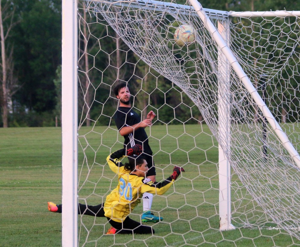 Jeffrey Dueck followed up a half-volley golazo from outside the box with a nice finish to pick up his second goal of the game. Dueck was the only goal-scorer in the CSSE Juventus/Niverville Force match Aug. 19. (Cassidy Dankochik The Carillon)
