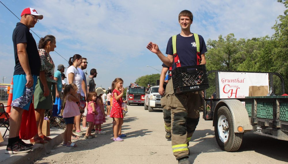 CHRIS GAREAU THE CARILLON
Kleefeld Honey Festival 2024.