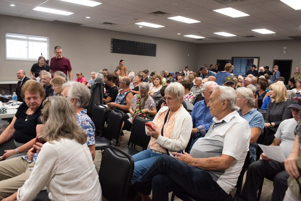 SVJETLANA MLINAREVIC THE CARILLON
It was a packed room at the Dugald Community Centre on Sept. 12, 2024, as people came to hear about issues that mattered to them in the RM of Springfield.