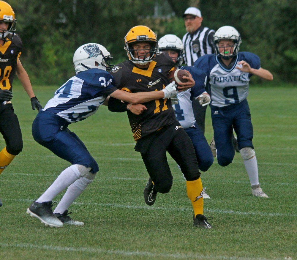 The SRSS Sabres junior varsity 9-player team beat Grant Park at A.D. Penner Park Sept. 11. (Cassidy Dankochik The Carillon)