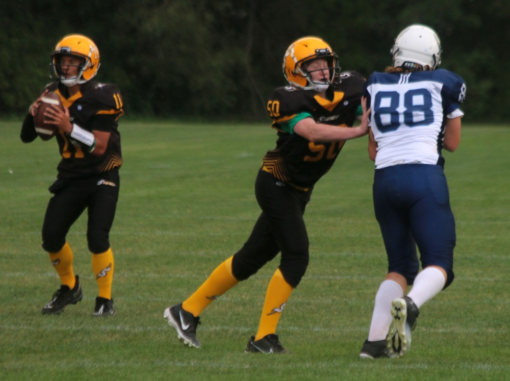 The SRSS Sabres junior varsity 9-player team beat Grant Park at A.D. Penner Park Sept. 11. (Cassidy Dankochik The Carillon)
