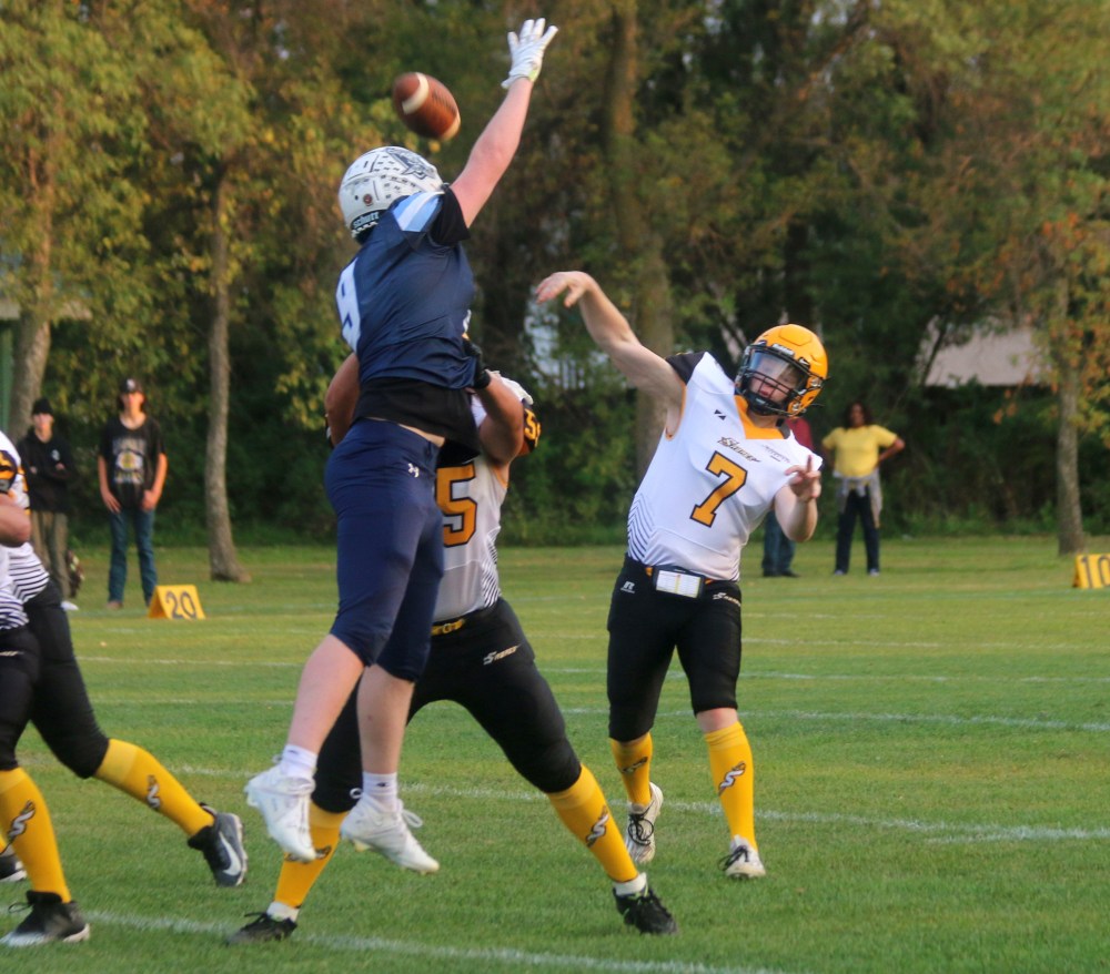 The SRSS Sabres Varsity football team battled with last year's league finalists Grant Park Sept. 12 at A.D. Penner Park in Steinbach. (Cassidy Dankochik The Carillon)