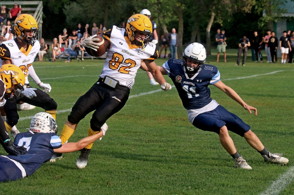 The SRSS Sabres Varsity football team battled with last year's league finalists Grant Park Sept. 12 at A.D. Penner Park in Steinbach. (Cassidy Dankochik The Carillon)