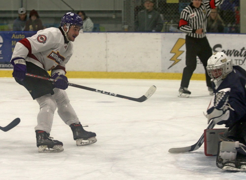 The Niverville Nighthawks edged by the Steinbach Pistons 5-4 in Manitoba Junior Hockey League action Sept 8 inside the Niverville Resource and Rec Centre. (Cassidy Dankochik The Carillon)