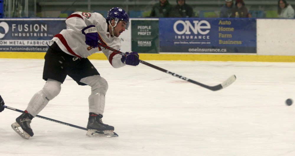 The Niverville Nighthawks edged by the Steinbach Pistons 5-4 in Manitoba Junior Hockey League action Sept 8 inside the Niverville Resource and Rec Centre. (Cassidy Dankochik The Carillon)