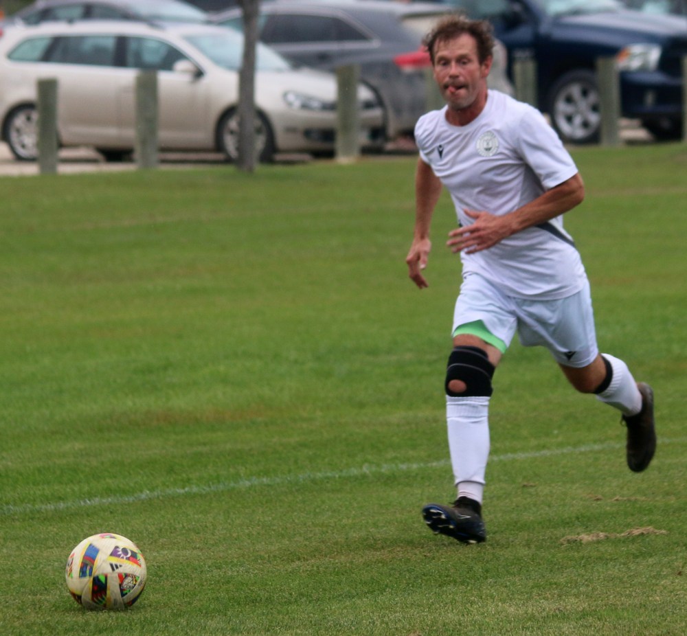 The Hanover Kickers and Niverville Force drew 2-2 in MMSL action at Steinbach Soccer Park Sept. 11. (Cassidy Dankochik The Carillon)