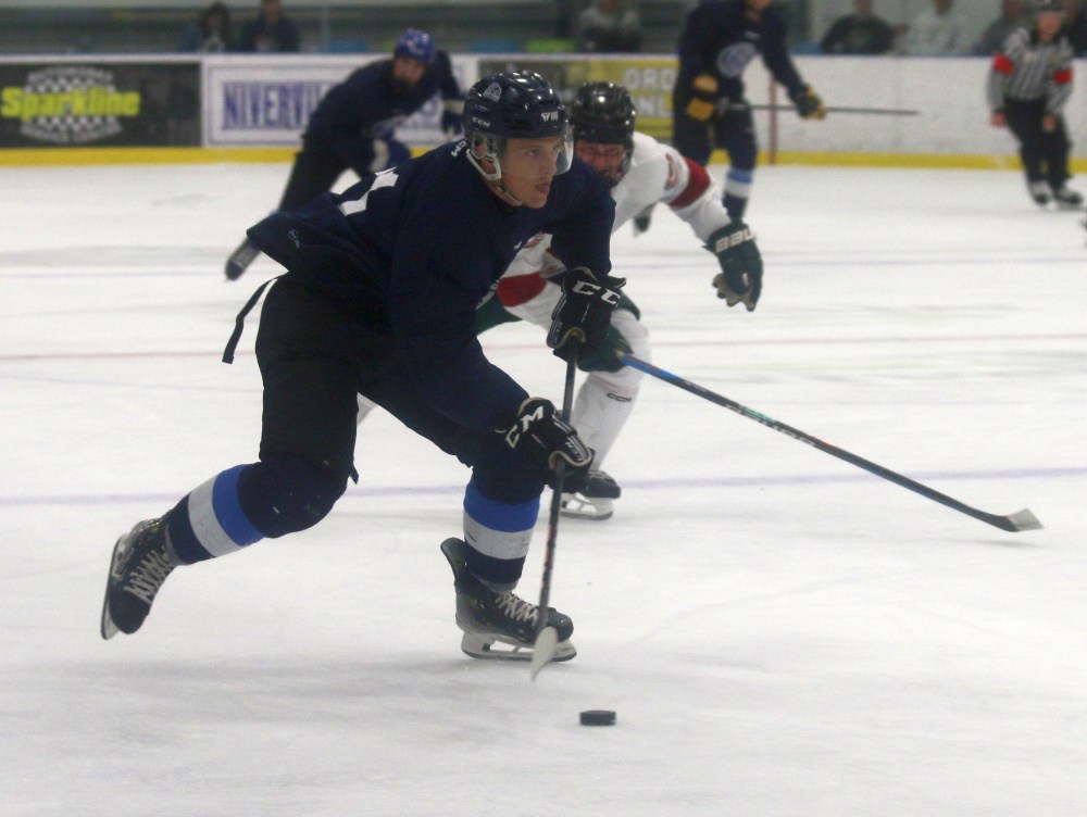 The Niverville Nighthawks edged by the Steinbach Pistons 5-4 in Manitoba Junior Hockey League action Sept 8 inside the Niverville Resource and Rec Centre. (Cassidy Dankochik The Carillon)