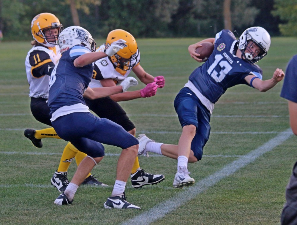 The SRSS Sabres Varsity football team battled with last year's league finalists Grant Park Sept. 12 at A.D. Penner Park in Steinbach. (Cassidy Dankochik The Carillon)