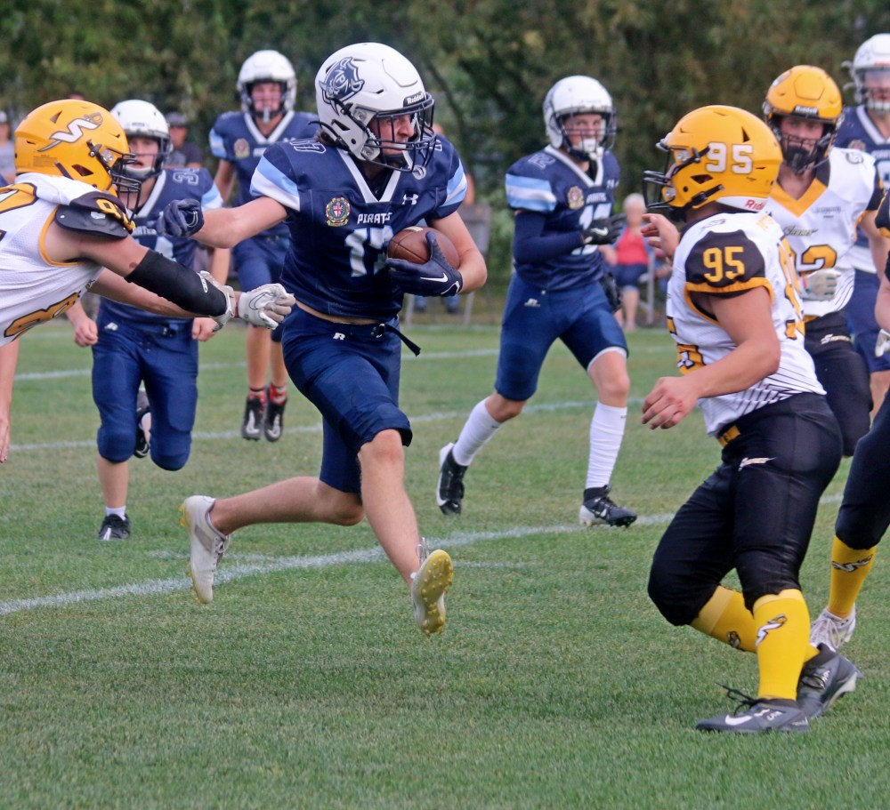 The SRSS Sabres Varsity football team battled with last year's league finalists Grant Park Sept. 12 at A.D. Penner Park in Steinbach. (Cassidy Dankochik The Carillon)