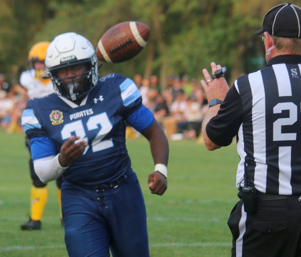 The SRSS Sabres Varsity football team battled with last year's league finalists Grant Park Sept. 12 at A.D. Penner Park in Steinbach. (Cassidy Dankochik The Carillon)