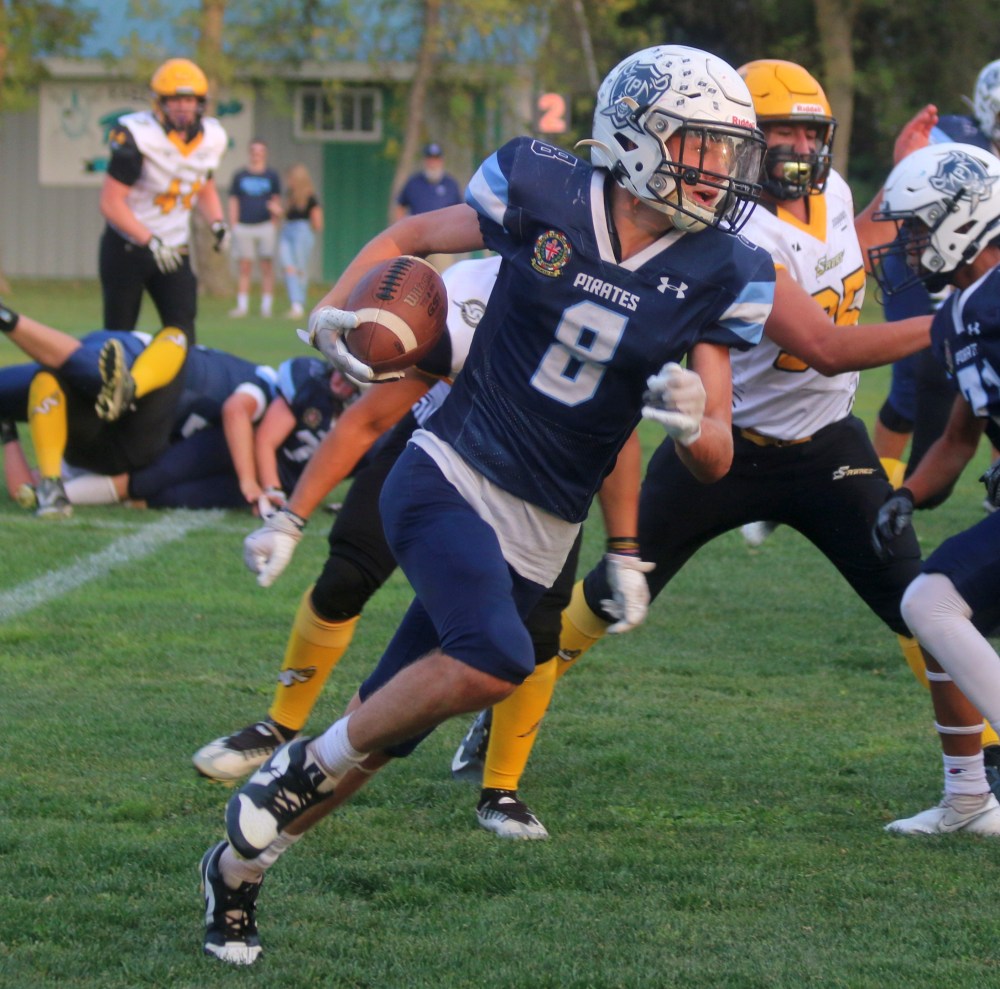 The SRSS Sabres Varsity football team battled with last year's league finalists Grant Park Sept. 12 at A.D. Penner Park in Steinbach. (Cassidy Dankochik The Carillon)