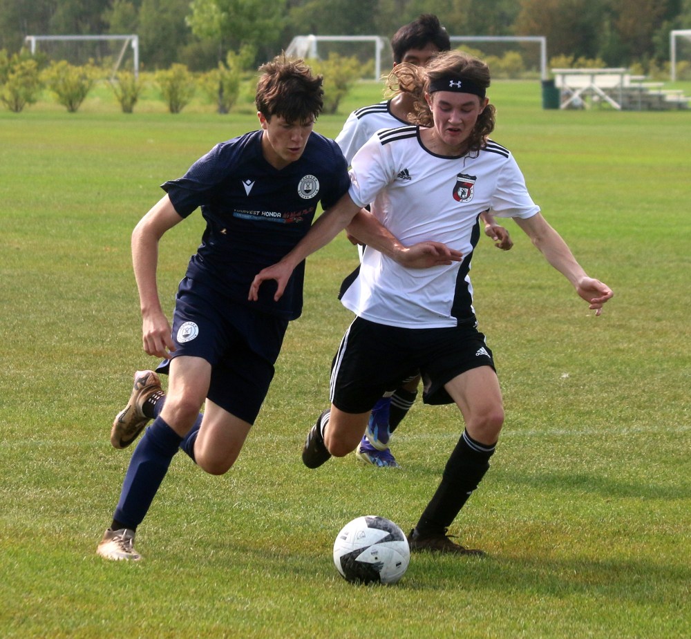 A Hanover team takes on Winnipeg competition in the a WYSA game in Steinbach Sept. 8. (Cassidy Dankochik The Carillon)