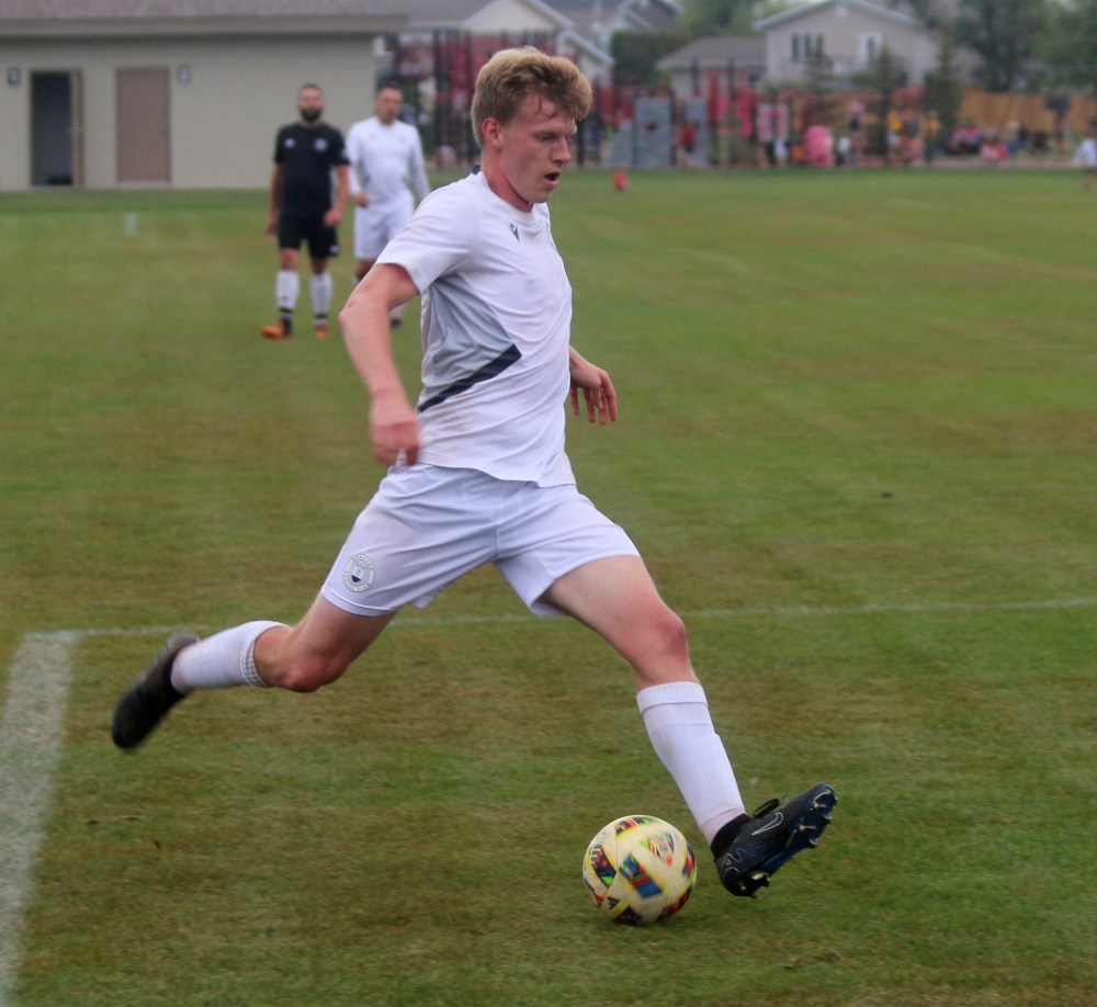 The Hanover Kickers and Niverville Force drew 2-2 in MMSL action at Steinbach Soccer Park Sept. 11. (Cassidy Dankochik The Carillon)