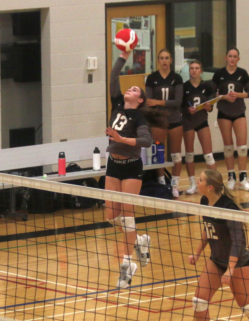 SRSS took on Northlands in varsity volleyball action in Steinbach Oct. 16. (Cassidy Dankochik The Carillon)